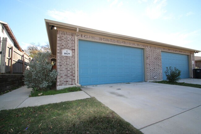 Building Photo - 8029-8031 Arbor