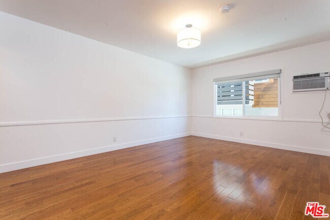 Building Photo - 1204 N Crescent Heights Blvd