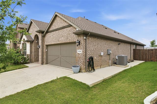 Building Photo - 1012 Kensington Wy