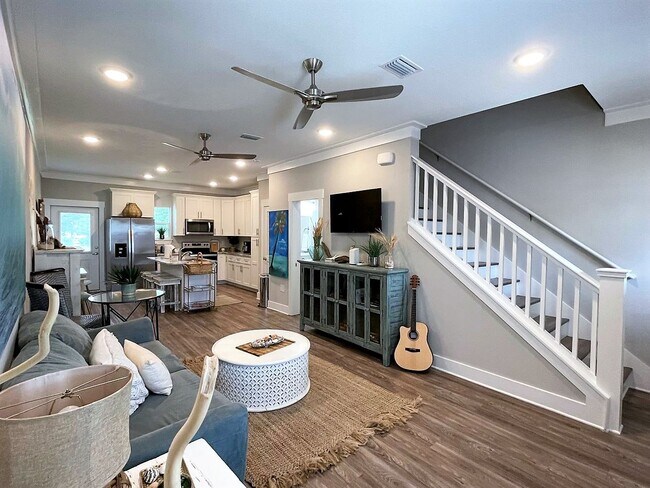 Rental NOT Furnished. Previous Occupant's Furnishings. - 44 N Sand Palm Rd