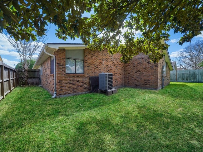 Building Photo - 15522 Winter Briar Dr