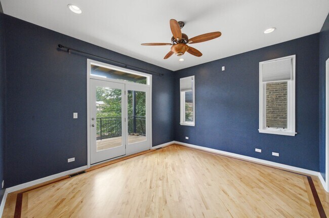 Building Photo - Beautiful and Spacious 2 bedroom, 2 Bathroom Located