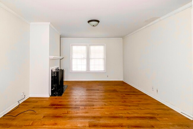 Living Room - 3000 Hillsboro Pike