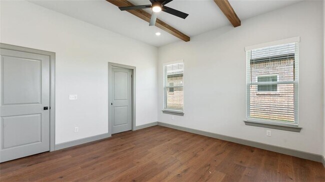 Building Photo - 1221 Mammoth St
