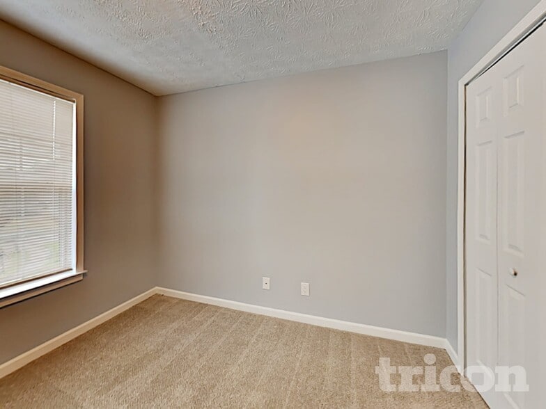 Building Photo - 641 Delay Way
