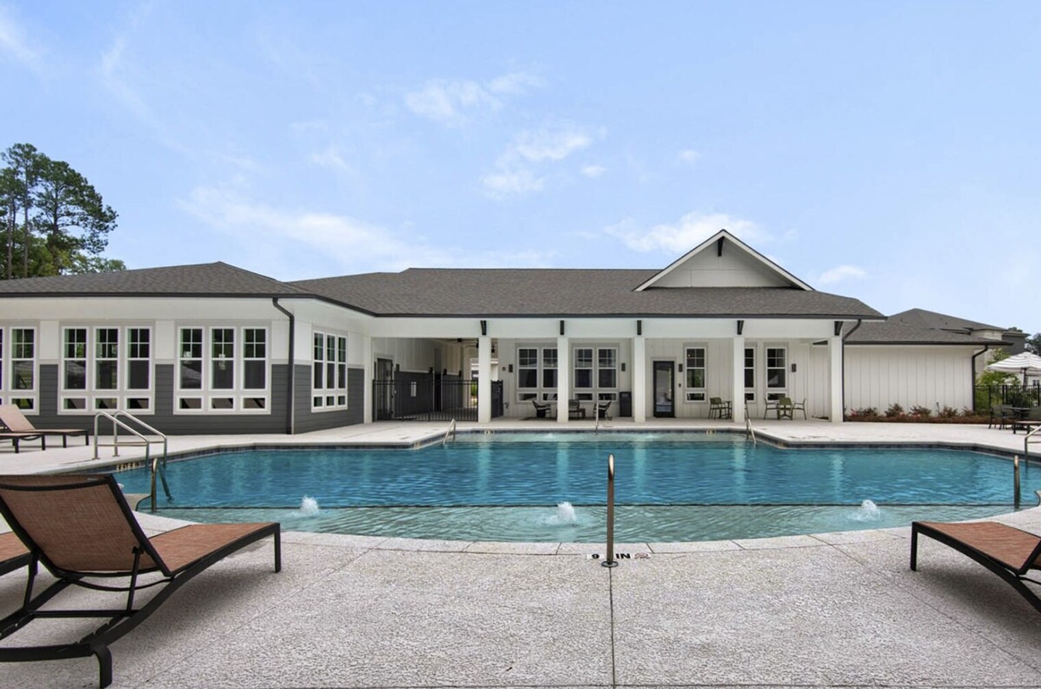 Building Photo - 14105 Epply Dr