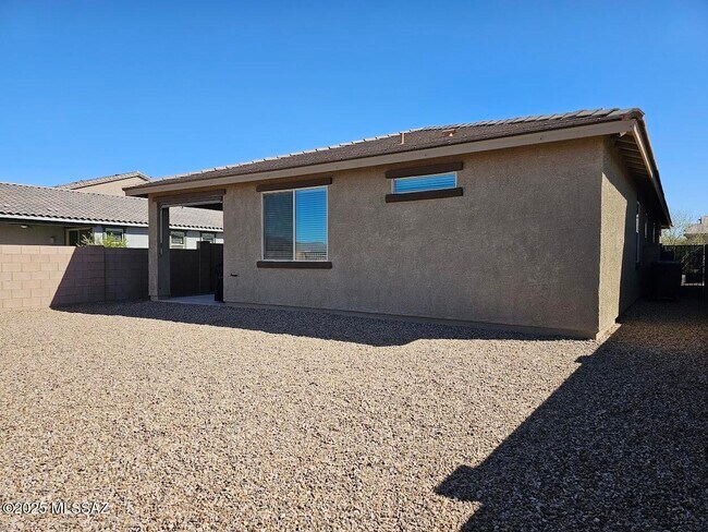 Building Photo - 10800 W Embrey Dr
