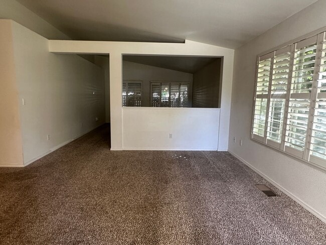 Building Photo - Adorable single story, 3 bedroom, 2 bath h...