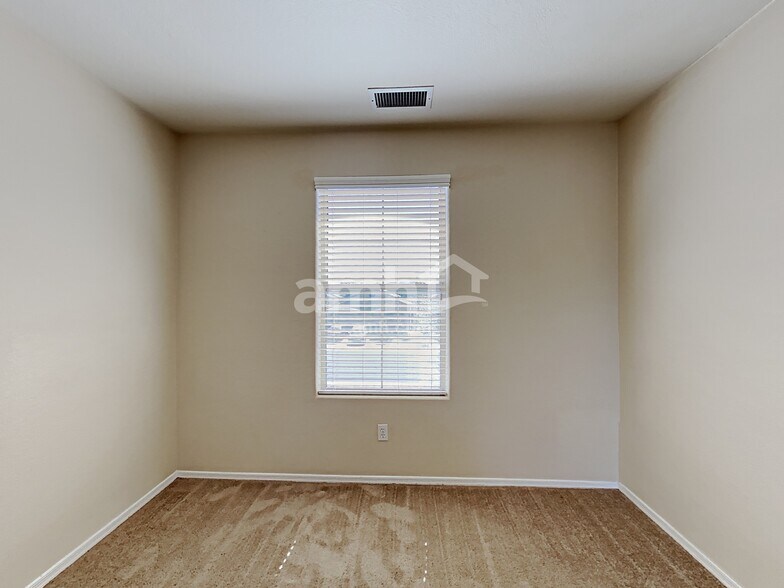 Building Photo - 17514 W Ocotillo Ave