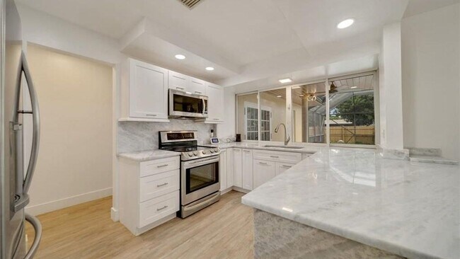 Building Photo - 4115 Madison St