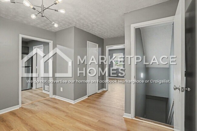 Building Photo - 956 Windwood Ct