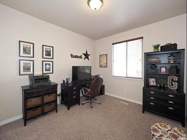 Building Photo - Beautiful 6-Bedroom Riverton House
