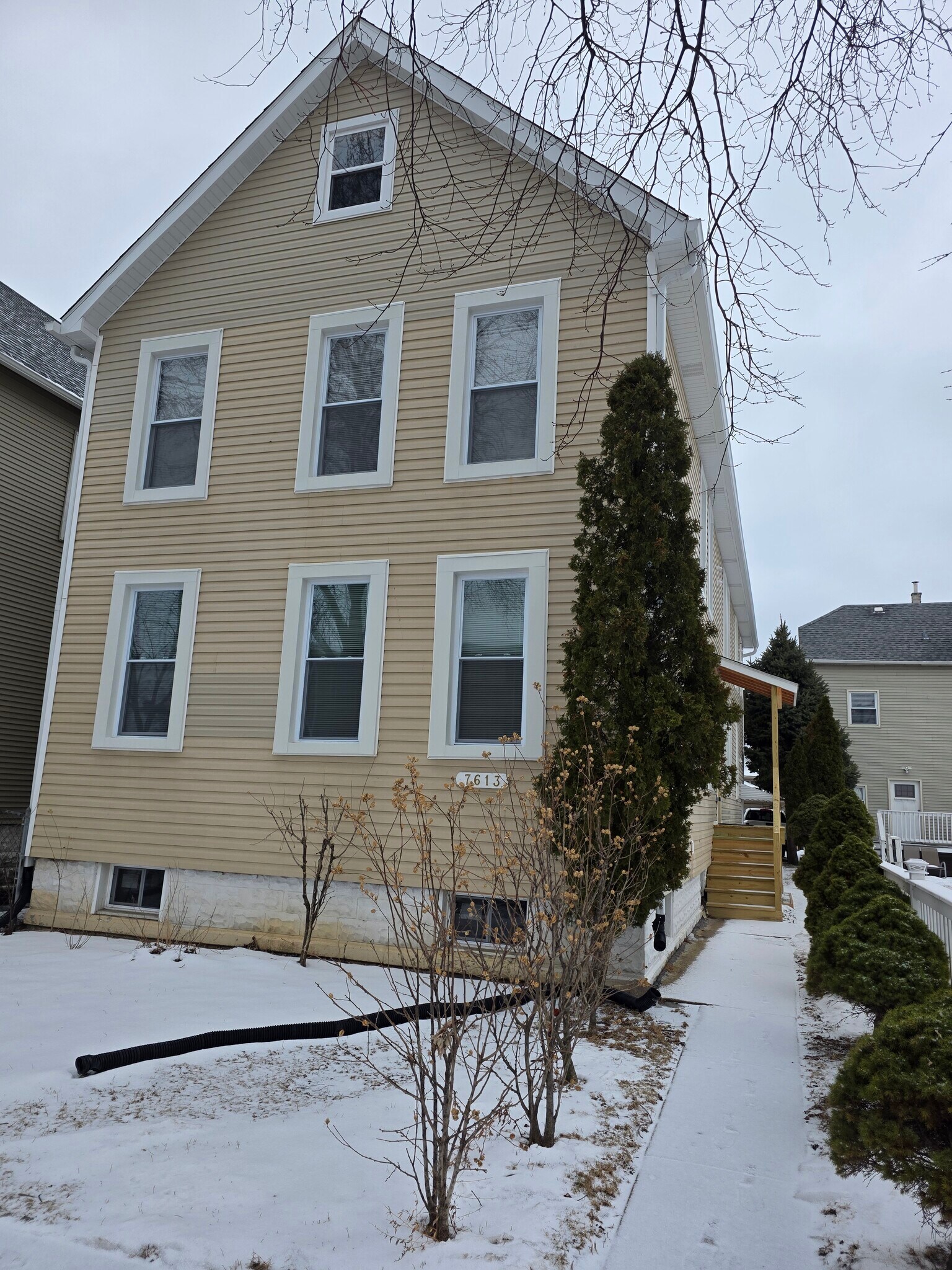 Building Photo - 7613 W 60th St