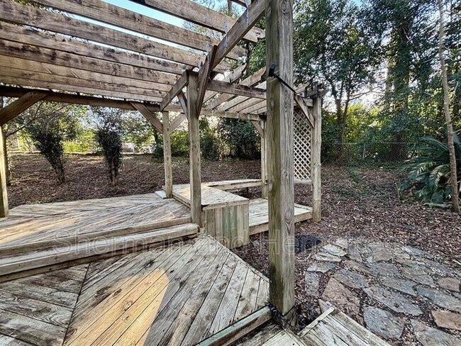 Building Photo - 1113 Highview Ave