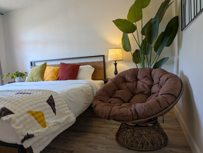 Building Photo - Cornell