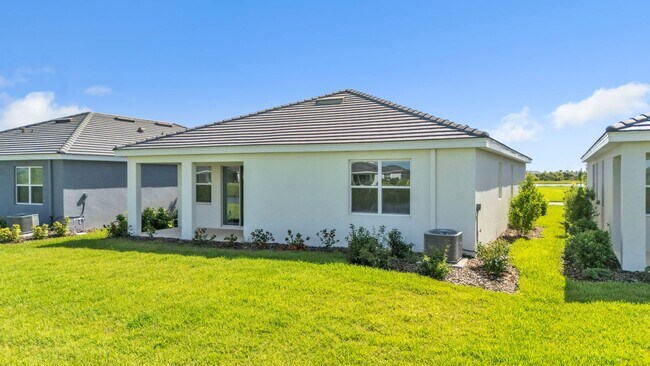 Building Photo - 3 Bedroom Villa - Star Farms
