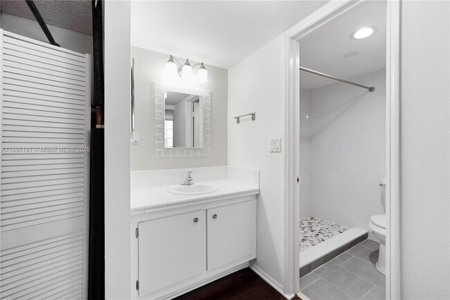 Building Photo - 9491 Evergreen Pl