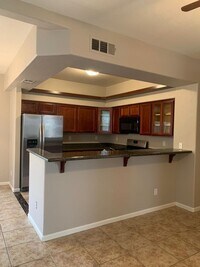 Building Photo - Beautiful 3 bedroom Condo in Summerlin- 2 ...