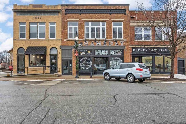 Primary Photo - 208 E Main St
