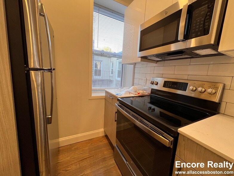 Building Photo - 11 Peterborough St