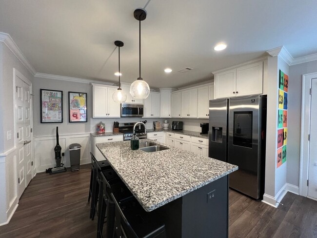 Building Photo - Available July 1, 2026!