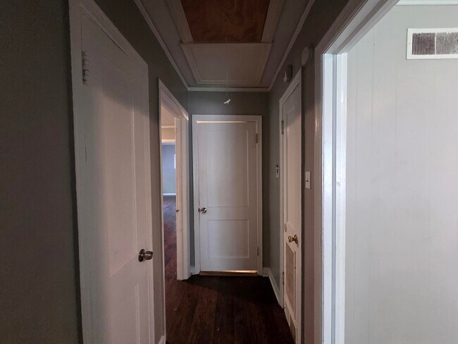 Building Photo - 3447 Dunn Ave