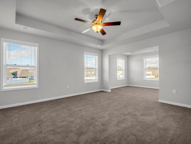 Building Photo - Luxurious New Constuction in Hendersonville