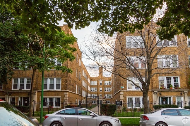 Building Photo - 4424-4432 N Seeley Ave