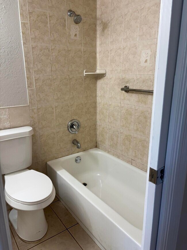 Building Photo - 128 Norwich F