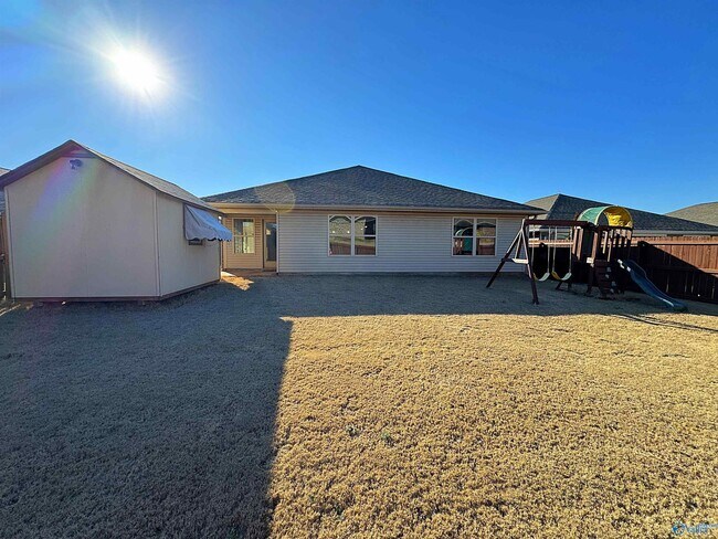 Building Photo - 121 Daymark Dr