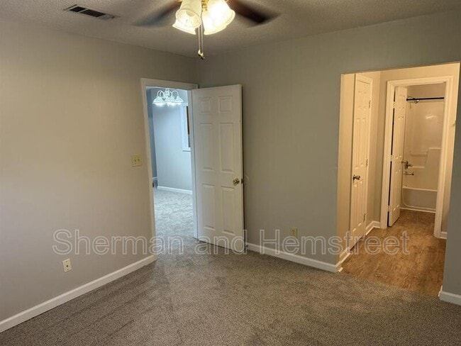 Building Photo - 520 Commons Dr