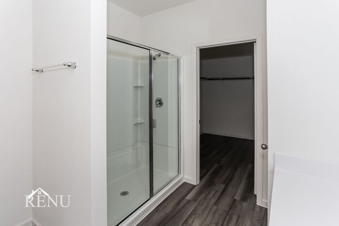 Building Photo - 1740 Escondido Dr
