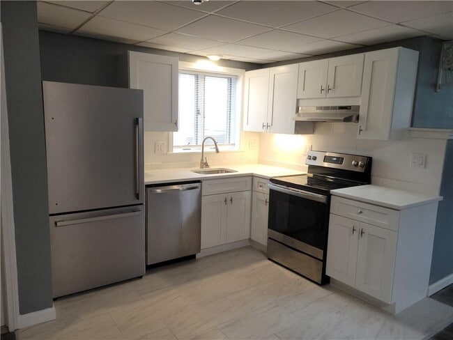 Building Photo - 223 Cottage St.