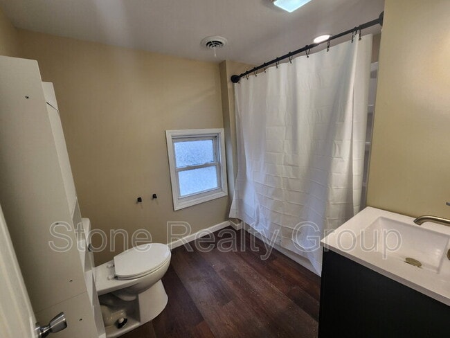 Building Photo - 823 S 10th St