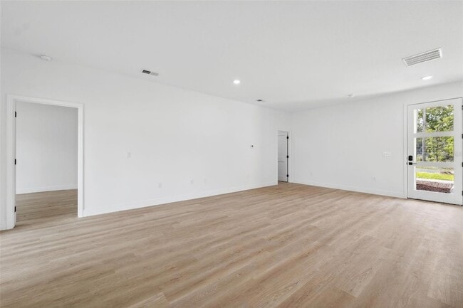 Building Photo - 14930 SW 66th Ave