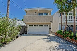 Building Photo - RECENTLY REMODELED, BRIGHT & AIRY 3BR2BA G...