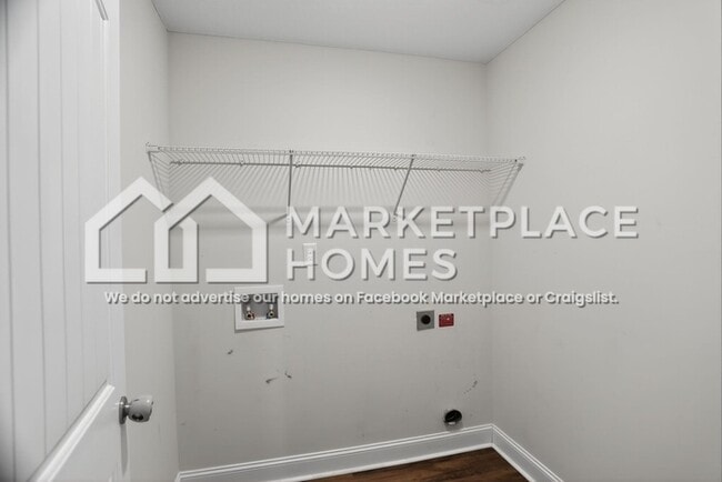 Building Photo - 635 Fairview Cir