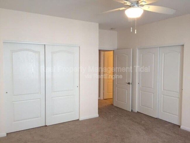 Building Photo - 920 Southmoor Dr