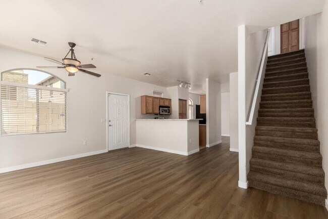 Building Photo - 2250 E Deer Valley Dr