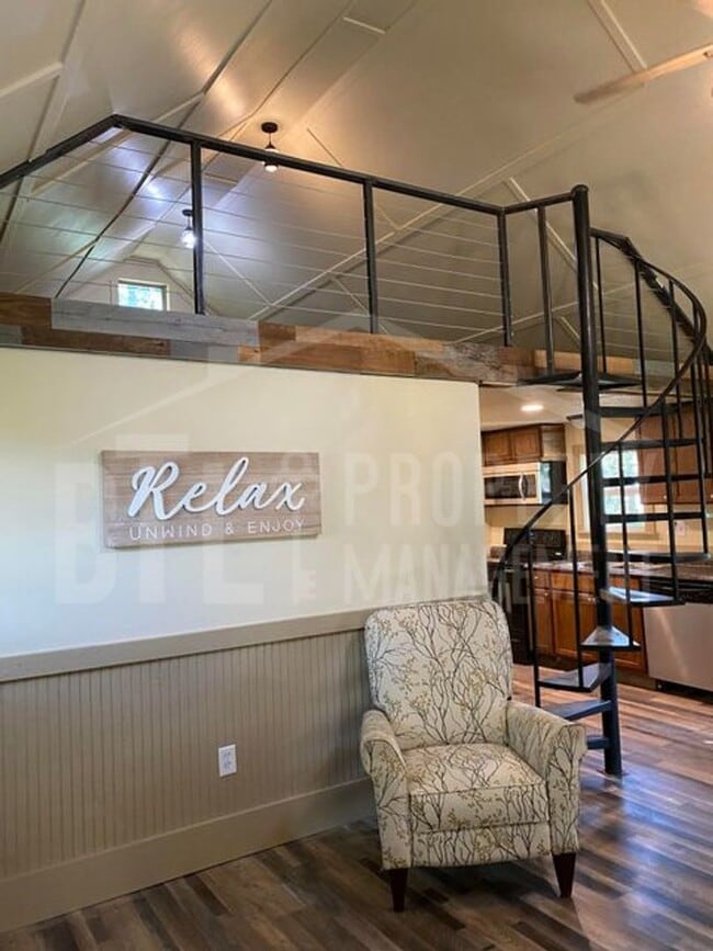 Building Photo - Rustic One Bedroom Cabin with Loft