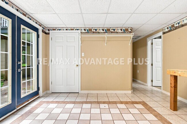 Building Photo - 56 Holland Rd