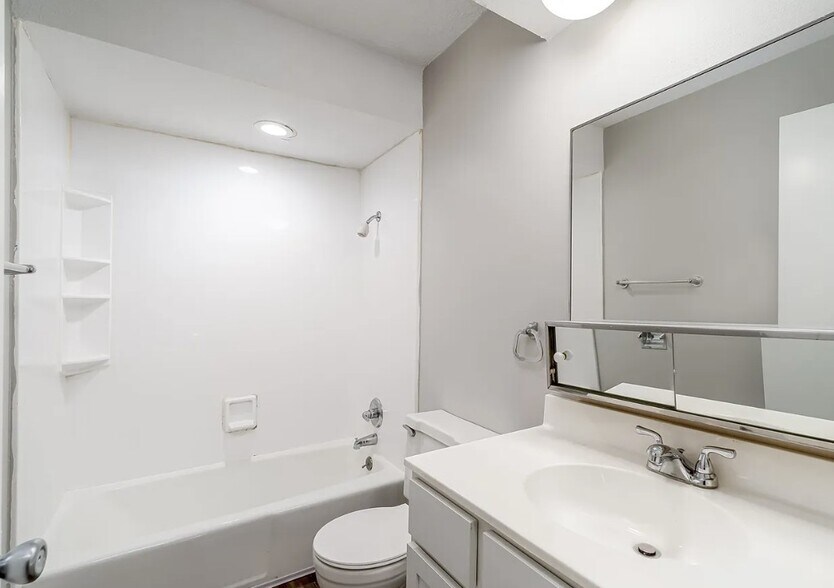Building Photo - 2625 63rd St