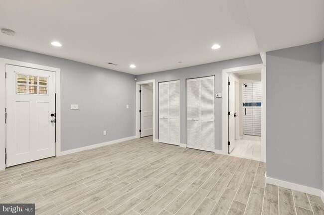 Building Photo - 909 Webster St NW