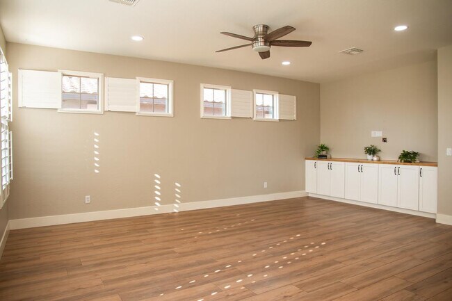 Building Photo - 1874 S 160th Ln