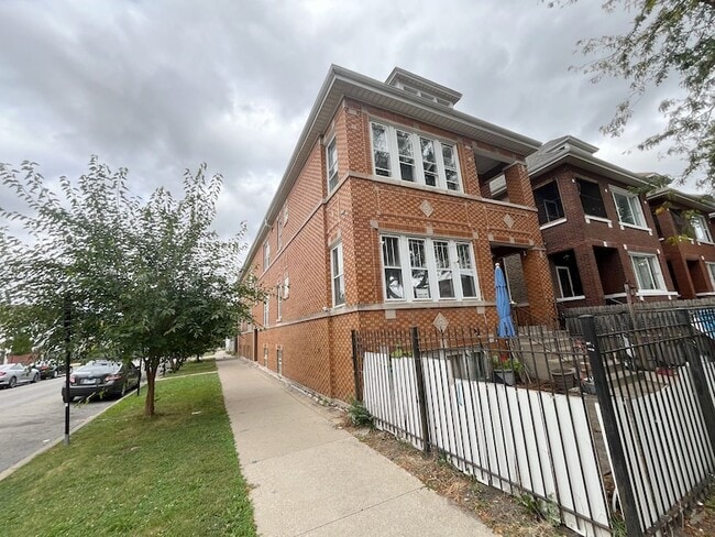 Building Photo - 2724 W Pope John Paul II Dr