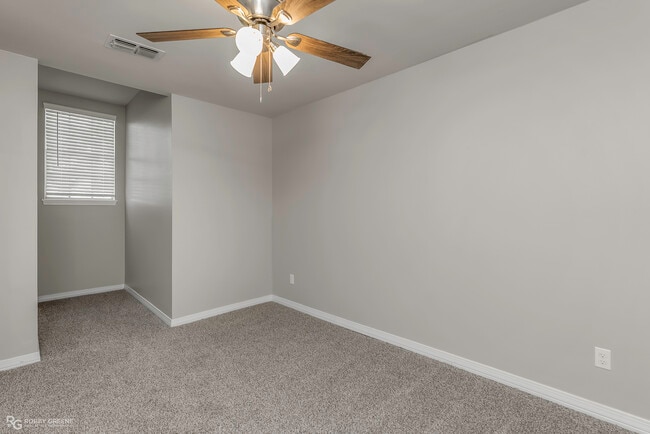 Building Photo - 10048 Alondra St