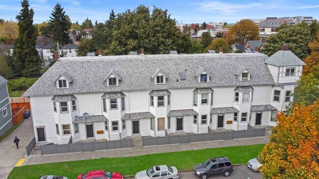Building Photo - Charming 3BR Home in Heart of Tacoma - Mod...