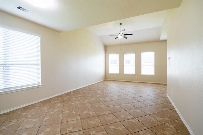 Building Photo - 13546 Smith Lake Ln