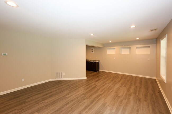 Building Photo - 2895 Haynes Club Cir SW