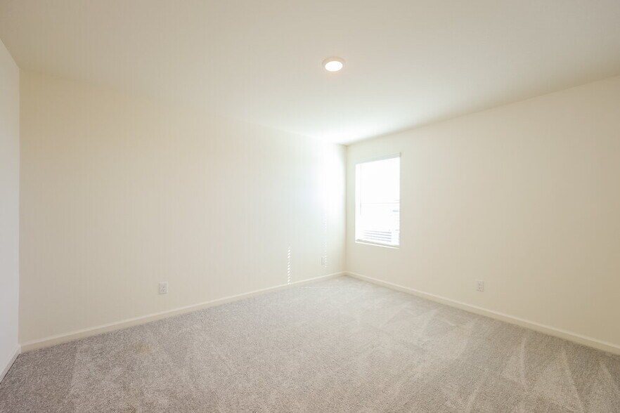 Building Photo - 5827 Texas Palm Dr